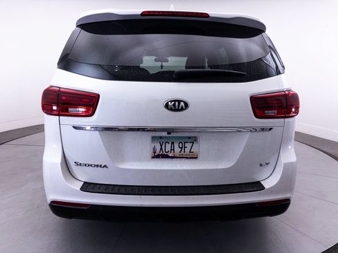 Used 2019 Kia Sedona LX FWD image 12