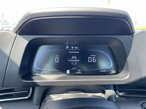 Used 2025 Hyundai Elantra Sport FWD image 11