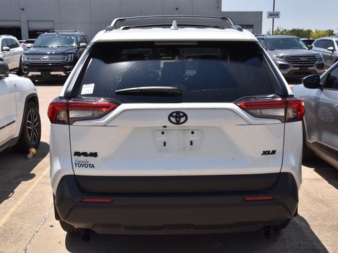 Used 2025 Toyota RAV4 XLE Premium FWD image 6