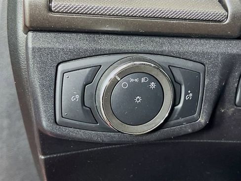 Used 2020 Ford Fusion SE image 12