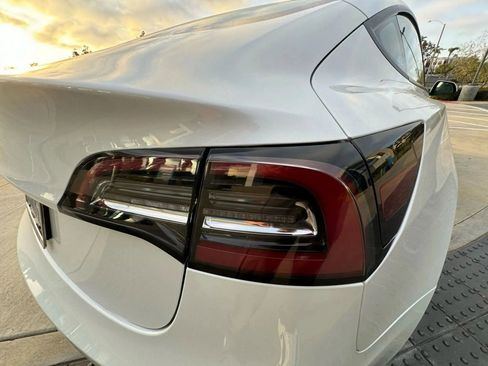 Used 2023 Tesla Model 3 Standard Range image 18