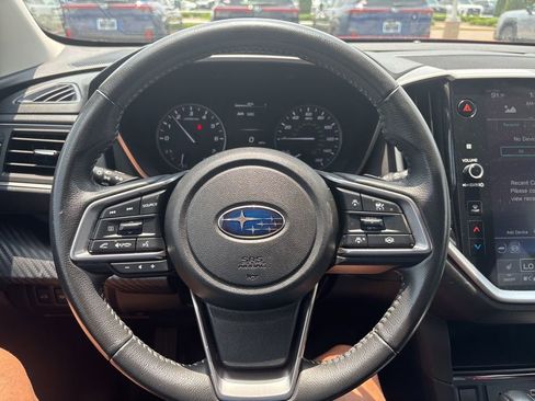 Used 2023 Subaru Ascent Premium w/ Convenience Package AWD/4WD image 2