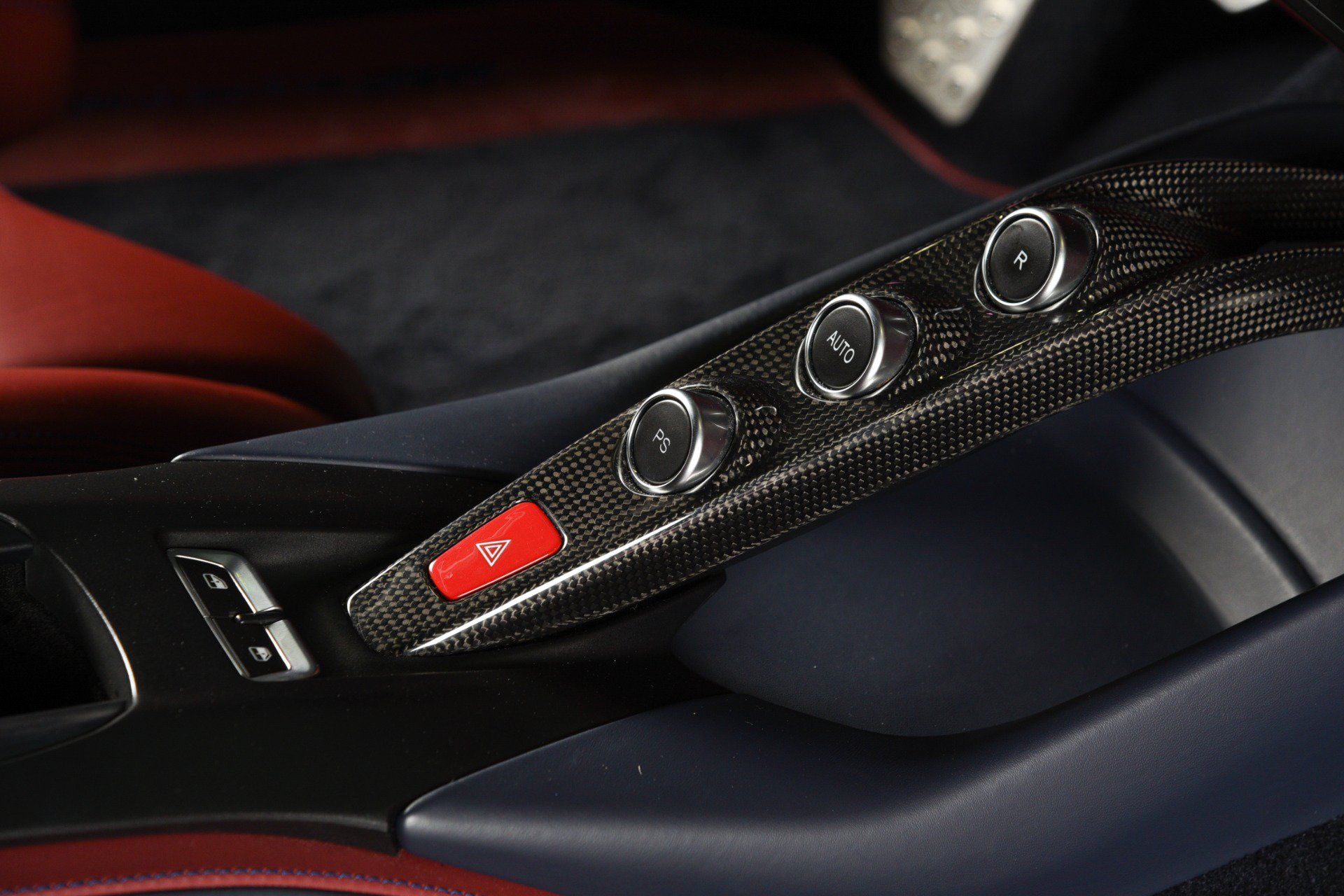 Used 2020 Ferrari 812 Superfast RWD image 37