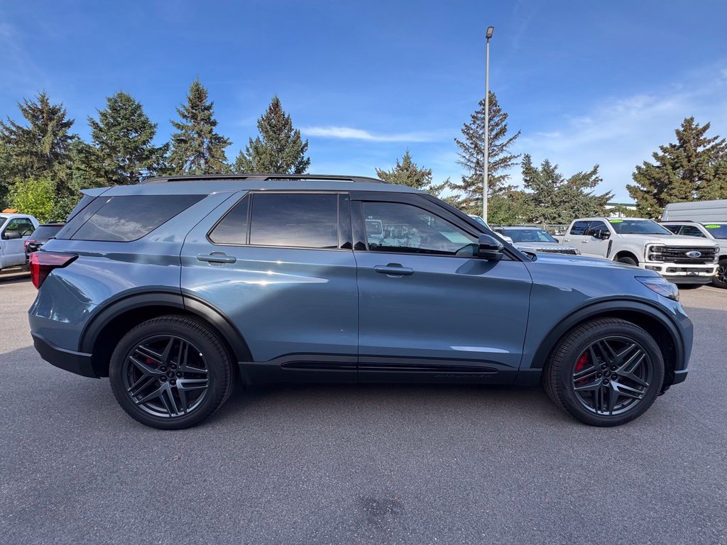 Used 2025 Ford Explorer ST AWD/4WD image 6