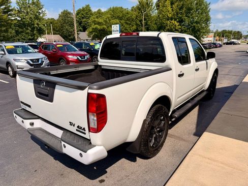 Used 2018 Nissan Frontier SV w/ Value Truck Package AWD/4WD image 3