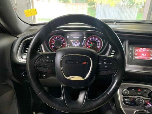 Used 2016 Dodge Challenger SXT image 14