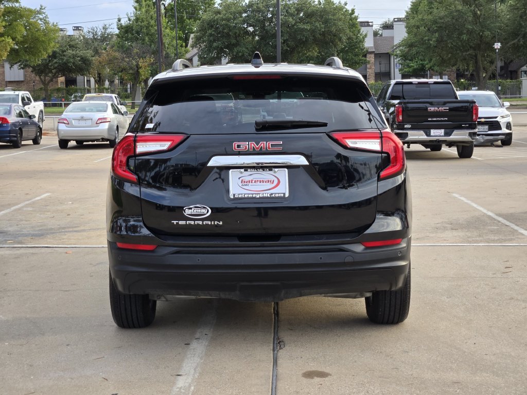 Used 2024 GMC Terrain SLE w/ Driver Convenience Package FWD image 6