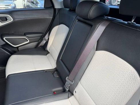 Used 2023 Kia Soul GT-Line FWD image 19