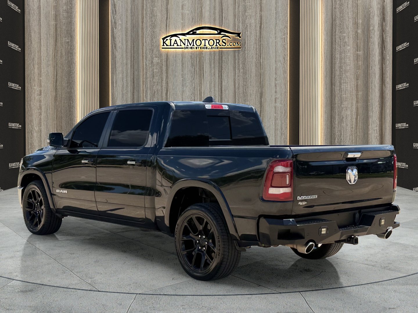 Used 2019 RAM 1500 Laramie RWD image 5