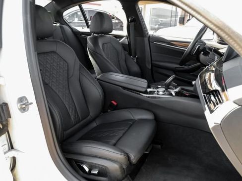 Used 2023 BMW 530e image 43