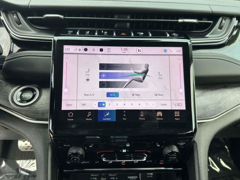 Used 2022 Jeep Grand Cherokee Limited 4xe AWD/4WD image 11