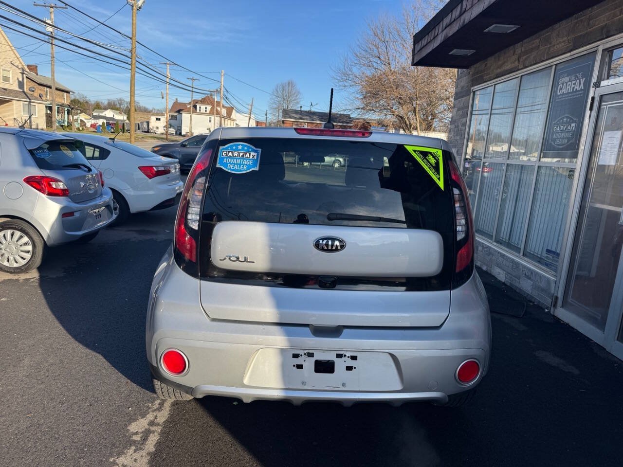Used 2017 Kia Soul + FWD image 5