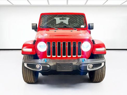 Used 2023 Jeep Wrangler Unlimited Sahara AWD/4WD image 2