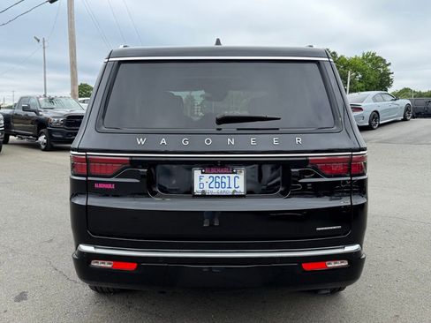 Used 2024 Jeep Wagoneer Series III w/ Premium Group I AWD/4WD image 4