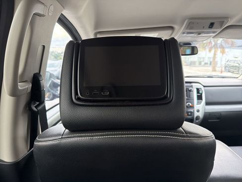 Used 2019 Nissan Titan PRO-4X w/ Pro-4x Convenience Package AWD/4WD image 7