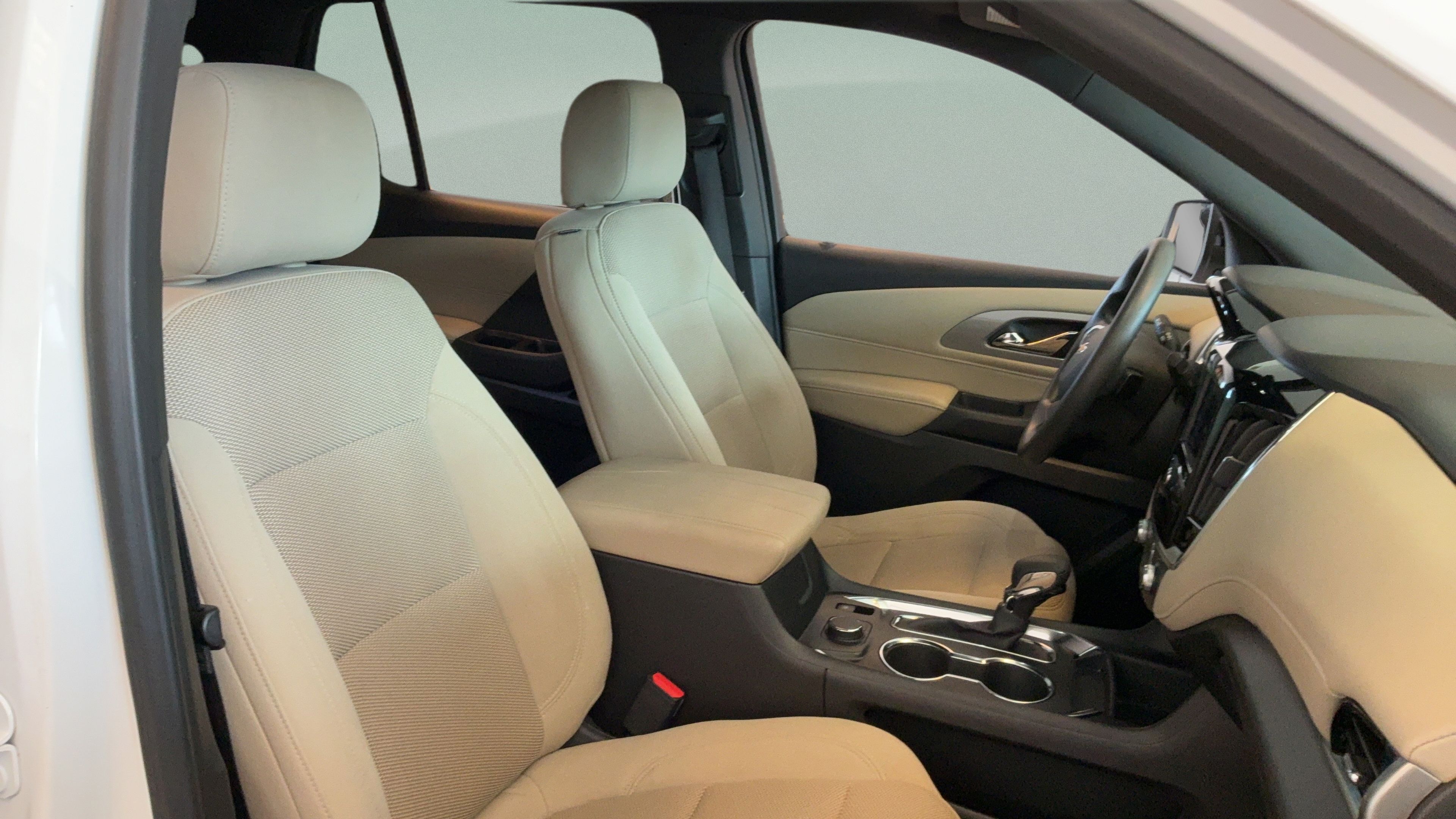 Used 2022 Chevrolet Traverse LS FWD image 37