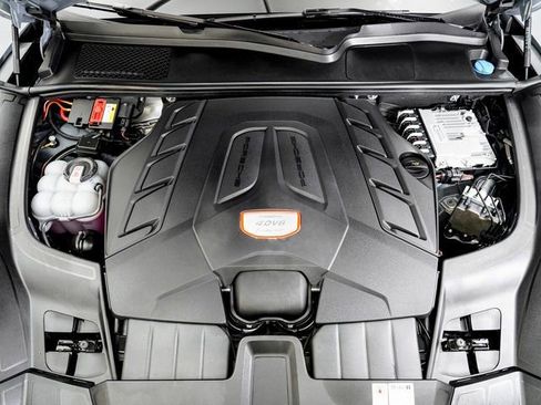 Certified 2022 Porsche Cayenne Turbo GT image 30