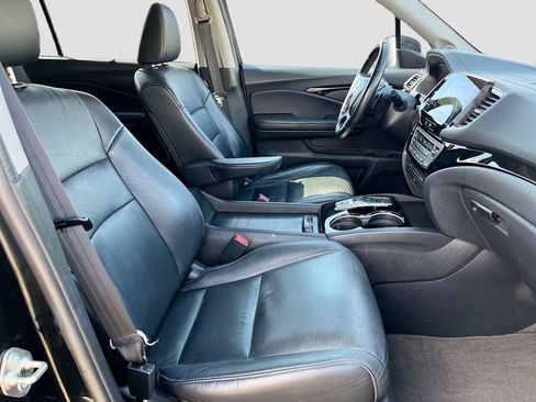 Used 2020 Honda Pilot Touring image 30