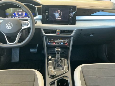 New 2025 Volkswagen Taos SE image 11