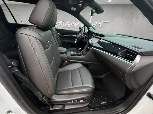 Certified 2025 Cadillac XT6 Premium Luxury w/ Technology Package FWD image 21