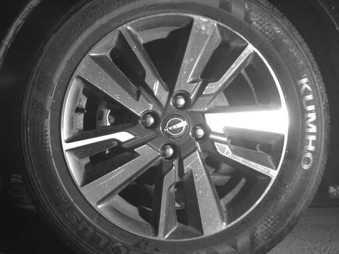 Used 2025 Nissan Versa SV image 12