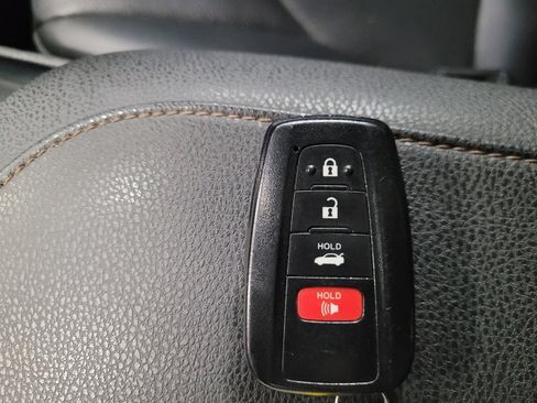 Used 2020 Toyota Camry XLE w/ Driver Assist Package image 32