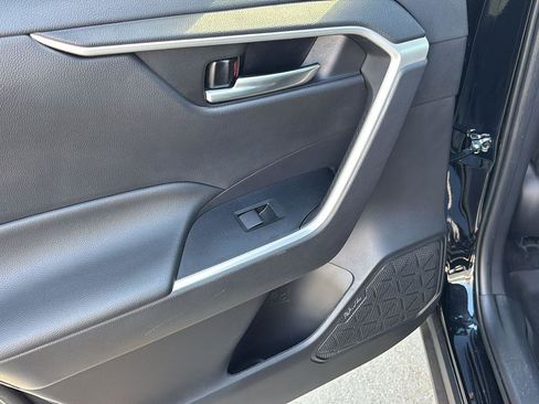 Used 2021 Toyota RAV4 XLE image 16