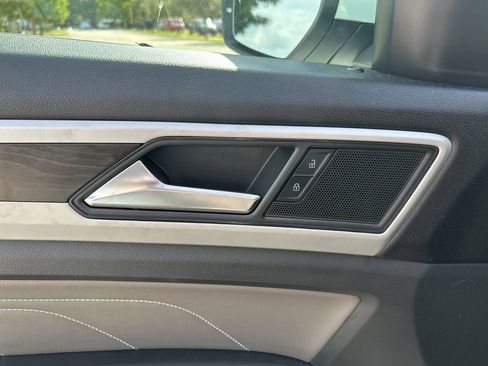 Certified 2023 Volkswagen Atlas SE image 12