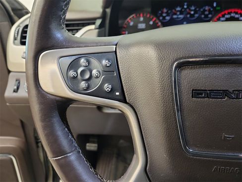 Used 2015 GMC Yukon XL Denali w/ Premium Package image 22