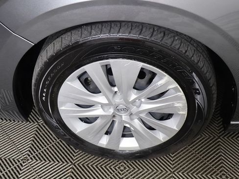 Used 2024 Nissan Sentra S FWD image 14