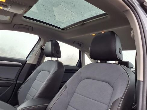 Used 2025 Volkswagen Jetta SE image 72