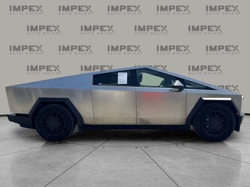 Used 2024 Tesla Cybertruck AWD Crew Cab image 6