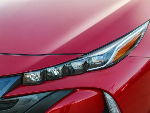 Certified 2020 Toyota Prius Prime XLE image 20