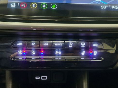 Used 2023 Chevrolet Bolt EUV Premier w/ Sun & Sound Package image 18