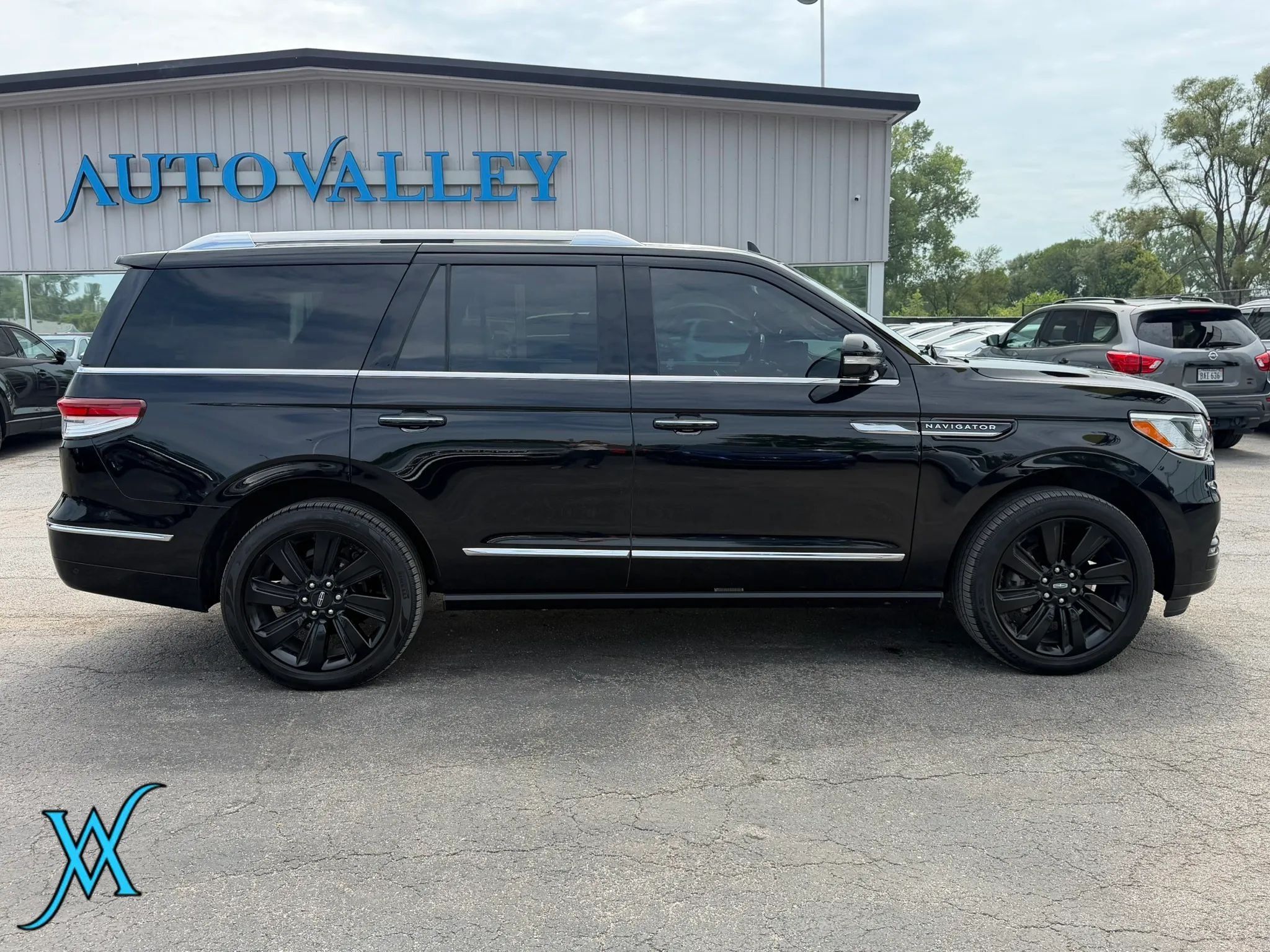 Used 2023 Lincoln Navigator Reserve AWD/4WD image 8