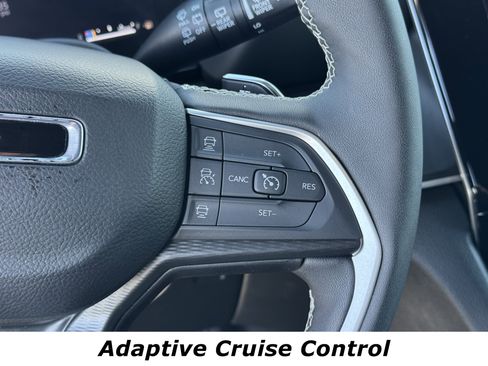 Used 2024 Jeep Grand Cherokee Laredo w/ Luxury Tech Group I image 7