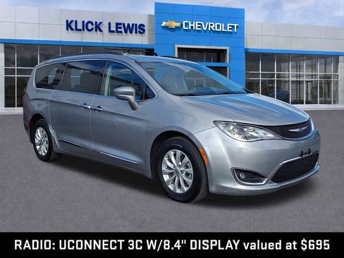 Used 2017 Chrysler Pacifica Touring-L image 1