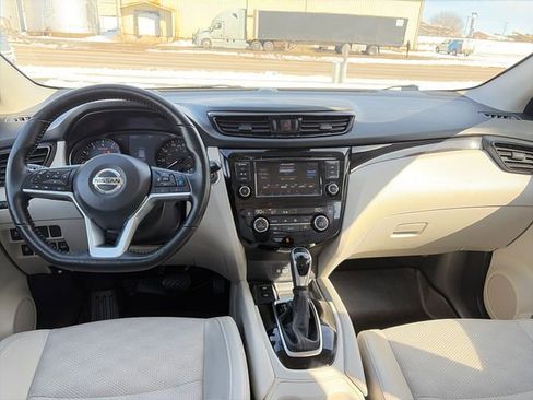 Used 2022 Nissan Rogue Sport SV w/ Technology Package image 29