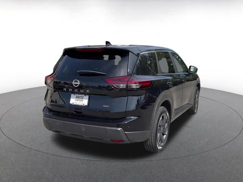 Used 2025 Nissan Rogue SV AWD/4WD image 14