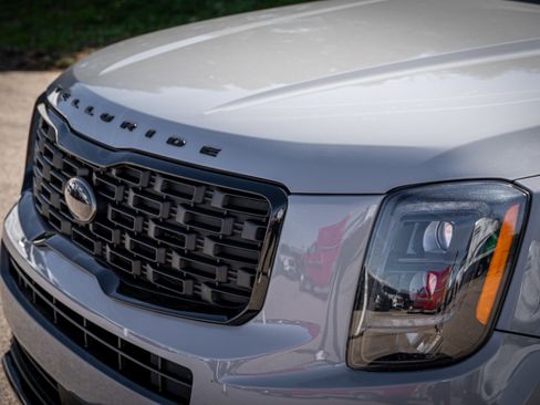 Used 2021 Kia Telluride EX w/ EX Premium Package image 10