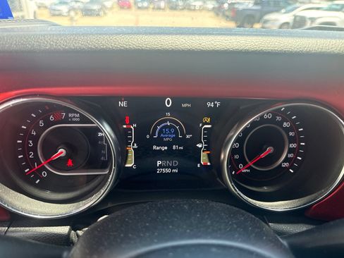 Used 2021 Jeep Wrangler Unlimited Rubicon AWD/4WD image 9