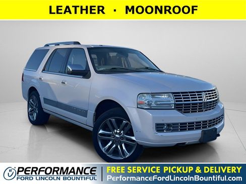 Used 2010 Lincoln Navigator 4WD image 1