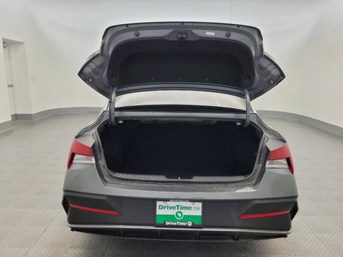 Used 2025 Hyundai Elantra SE FWD image 29