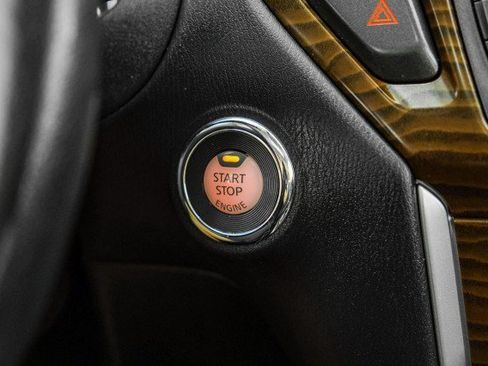 Used 2020 Nissan Pathfinder Platinum AWD/4WD image 17