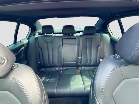 Used 2020 BMW 530i image 24