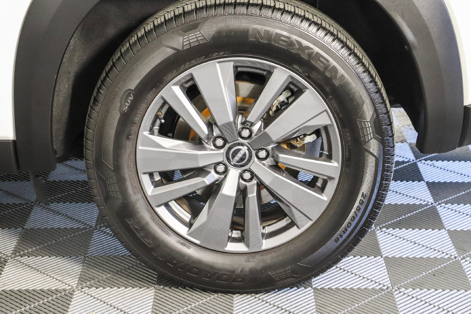 Used 2024 Nissan Pathfinder SV FWD image 12