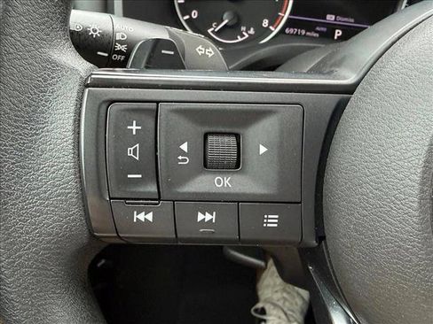 Used 2023 Nissan Rogue S AWD/4WD image 17