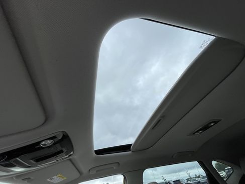 Used 2021 Kia Seltos SX w/ SX Sunroof Package image 3