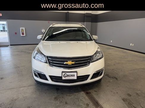 Used 2015 Chevrolet Traverse LT w/ Style and Technology Package image 2
