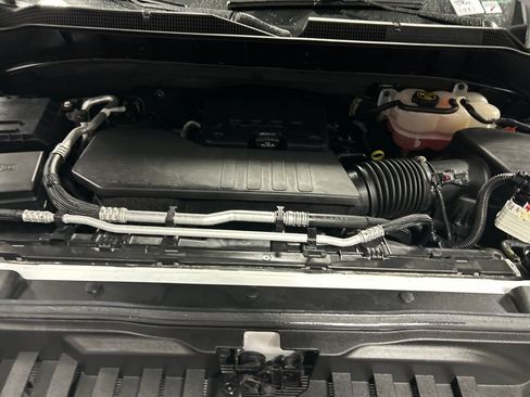 Used 2023 Chevrolet Silverado 1500 LT AWD/4WD image 26